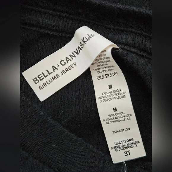 Short sleeve mickey mouse graphic with disney princess characters size 3t‎ - Picture 4 of 4